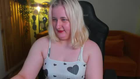 LioraArdyn online show from April 15, 6:17 am