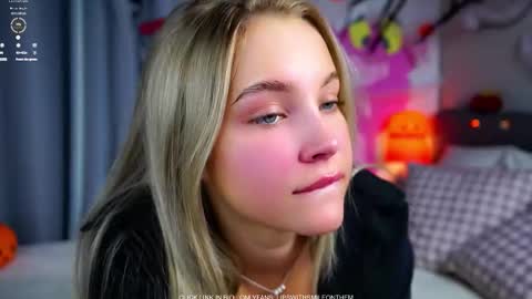 Amelia online show from October 31, 1:28 am