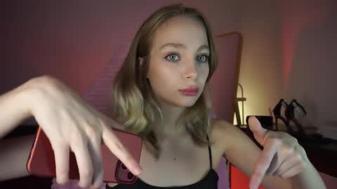 Lisa online show from December 15, 10:28 am