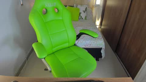 Snapshot of lisa_gerrard_ chatting on October 2, 11:20 am Lisa online show from October 2, 11:20 am