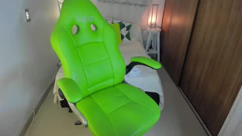 Snapshot of lisa_gerrard_ chatting on September 25, 11:17 am Lisa online show from September 25, 11:17 am