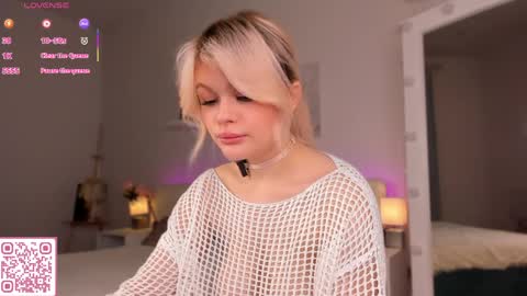 Lisa online show from April 11, 7:45 am