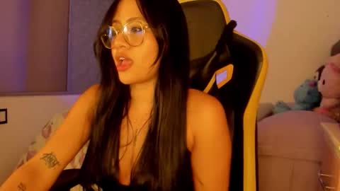 Lisa Thompson online show from December 23, 3:02 am