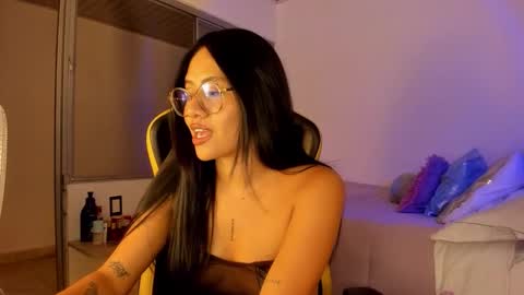 Lisa Thompson online show from November 5, 2:02 am