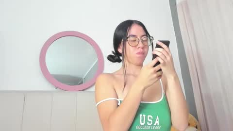 Snapshot of lisaa_a chatting on February 11, 2:35 am Lisa online show from February 11, 2:35 am