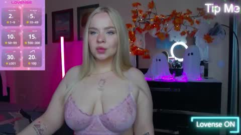 Lisa online show from November 1, 8:35 am