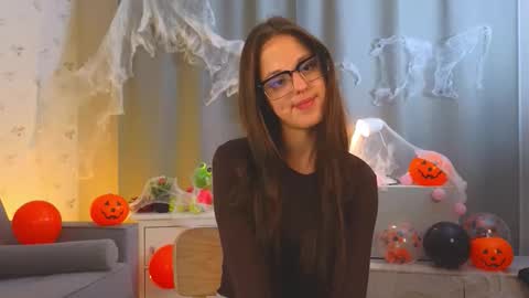 Lisa online show from October 28, 1:12 pm