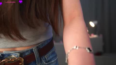 Lisa online show from November 17, 1:03 pm