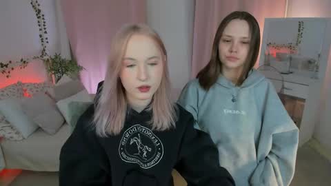 Lisa blonde  Alisa brunette online show from April 18, 6:43 pm