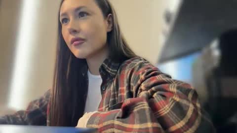 lisandriaa online show from April 11, 10:19 am