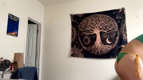 Peaches online show from October 14, 7:50 pm