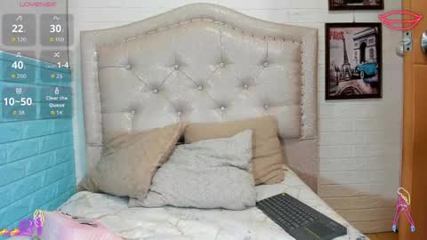 VANESSA online show from April 20, 1:14 pm