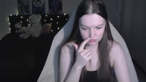 little__flowers online show from January 9, 7:14 am