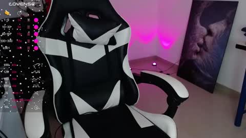 Amelie  online show from February 27, 1:31 am