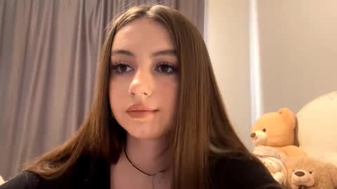 Snapshot of little_anioneta chatting on October 22, 3:21 am Catherine online show from October 22, 3:21 am
