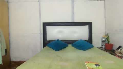 Diablita online show from September 23, 11:59 am