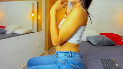 Snapshot of little_jenni chatting on January 27, 1:52 pm   online show from January 27, 1:52 pm