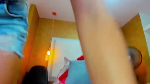 Snapshot of little_jenni chatting on February 2, 5:04 pm   online show from February 2, 5:04 pm