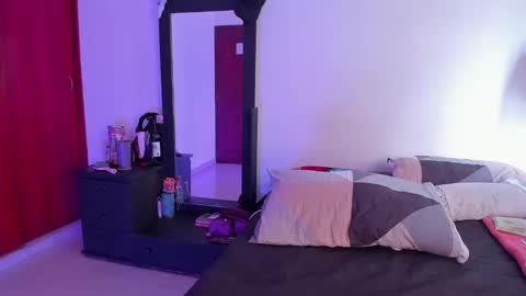 kayla  Instagram kayla 71082 online show from December 28, 6:18 pm