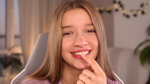 Kiki online show from September 9, 4:18 pm