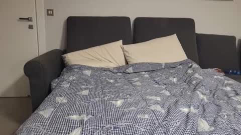 Snapshot of little_sakuraxxx chatting on December 14, 3:17 am GiuliaFrancesco online show from December 14, 3:17 am