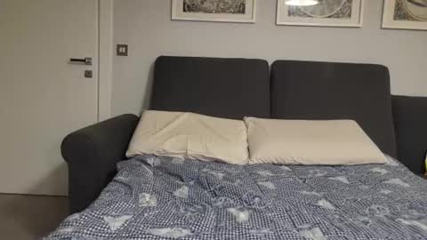 Snapshot of little_sakuraxxx chatting on December 21, 2:52 am GiuliaFrancesco online show from December 21, 2:52 am