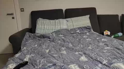 Snapshot of little_sakuraxxx chatting on December 2, 1:51 am GiuliaFrancesco online show from December 2, 1:51 am