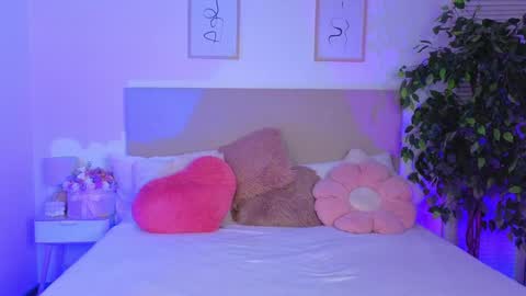 little_siin online show from June 7, 9:09 pm