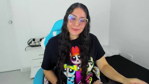 Laire  online show from November 20, 11:13 pm