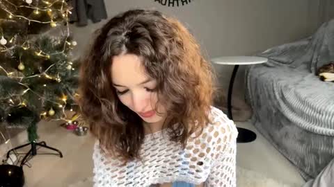 Sara online show from November 10, 8:00 pm