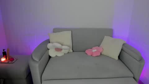 Snapshot of little_xioo chatting on October 5, 12:41 am Xiom online show from October 5, 12:41 am