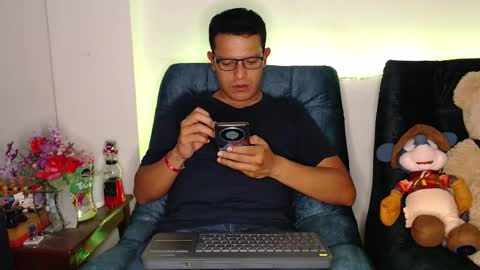 Manu online show from February 3, 3:15 am