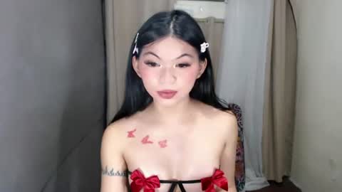 littlelace_ online show from July 18, 1:29 am