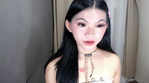 littlelace_ online show from May 24, 12:18 am