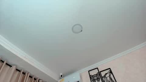 Sarahs Room online show from November 5, 11:29 pm