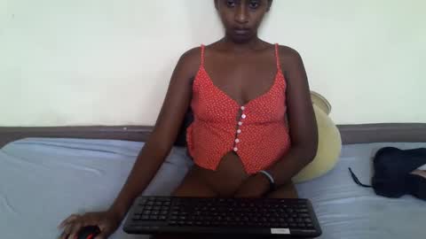 littlesandie online show from February 21, 9:45 am