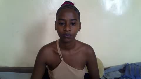 littlesandie online show from February 28, 5:48 am