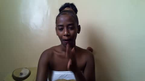 littlesandie online show from February 23, 6:38 am