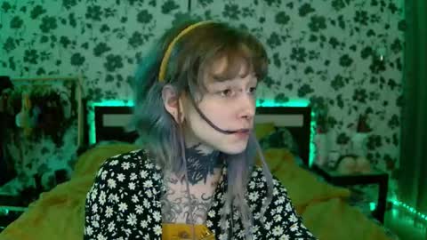 Snapshot of littlespacemouse chatting on September 15, 5:36 pm Niki  free tg channel with some photos gifs and info about streams  online show from September 15, 5:36 pm