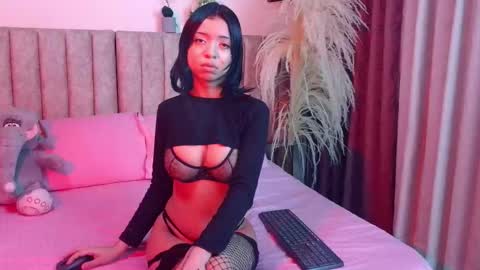 littlestar_sm online show from December 4, 5:40 am