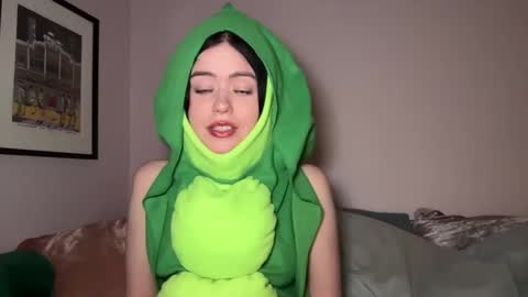 Little Sugar Pea  online show from January 15, 12:41 am