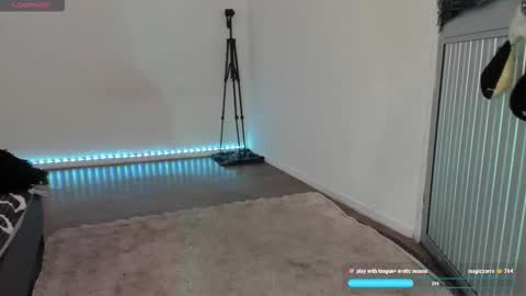 Liu help me to reach 100 thumps up daddy online show from November 20, 7:40 am