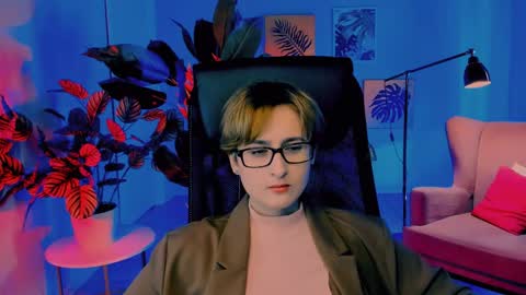 LixeLuna online show from April 20, 6:16 am