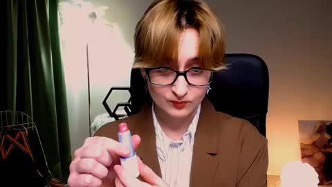 LixeLuna online show from April 18, 6:37 am