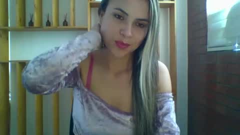 Snapshot of liz_28 chatting on October 21, 8:23 pm liz_28 online show from October 21, 8:23 pm