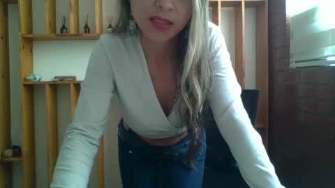 Snapshot of liz_28 chatting on September 18, 3:49 pm liz_28 online show from September 18, 3:49 pm