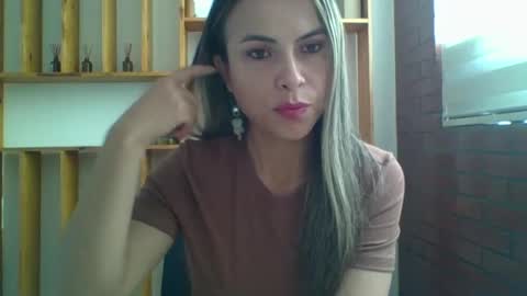 Snapshot of liz_28 chatting on September 8, 4:06 pm liz_28 online show from September 8, 4:06 pm