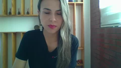 Snapshot of liz_28 chatting on October 10, 4:13 pm liz_28 online show from October 10, 4:13 pm