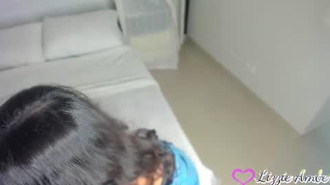 lizzieamber online show from July 14, 10:21 am