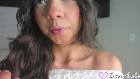 lizzieamber online show from June 3, 9:45 am